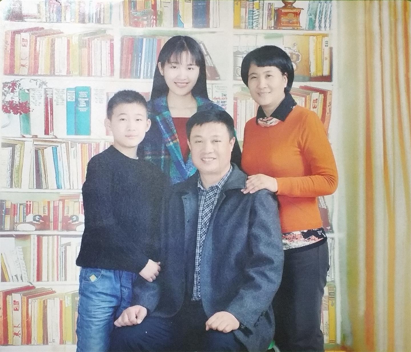 全家福.jpg